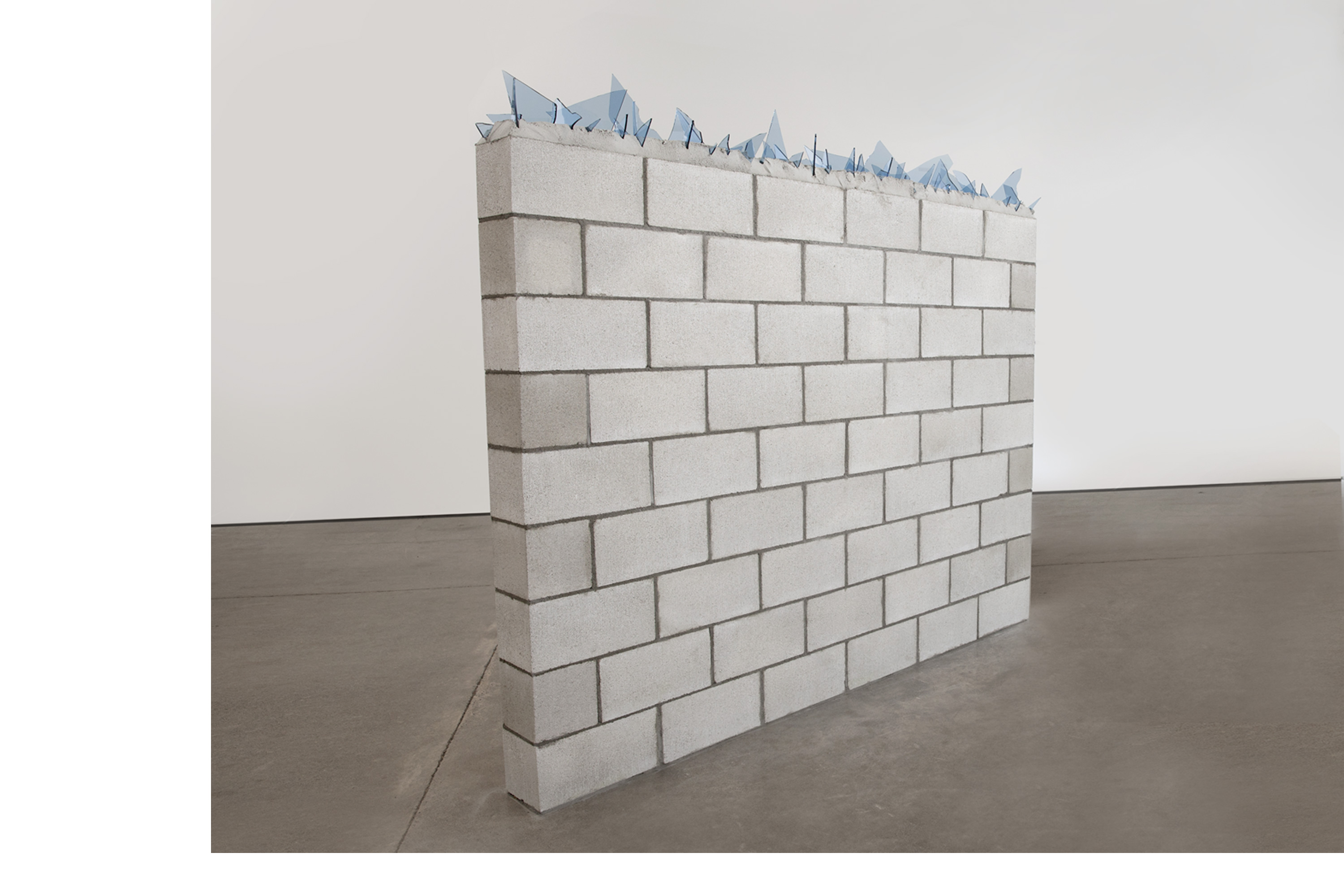 2m x 2.4m / Cement, concrete, Glass