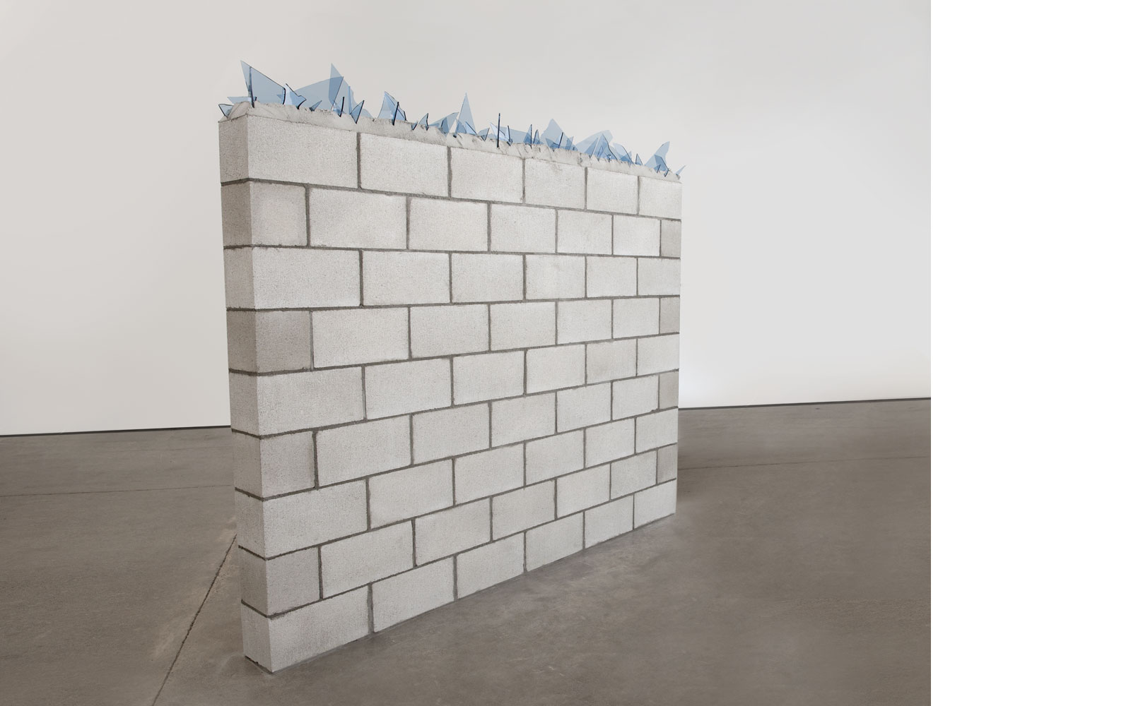 2m x 2.4m / Cement, concrete, Glass